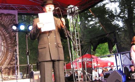 Śpiewa wiceprezydent, Ryszard Fałek.