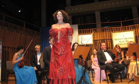 Ioli Mousteri  z Cypru zaśpiewała arię z opery "Córka pułku" Dionizzetiego