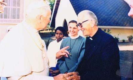 Ksiądz Jan Osmałek nie tylko gościł Jana Pawła II, ale i przygotowywał dla papieża polskie śniadanie. Wizyta Ojca Świętego była na Madagaskarze wielkim