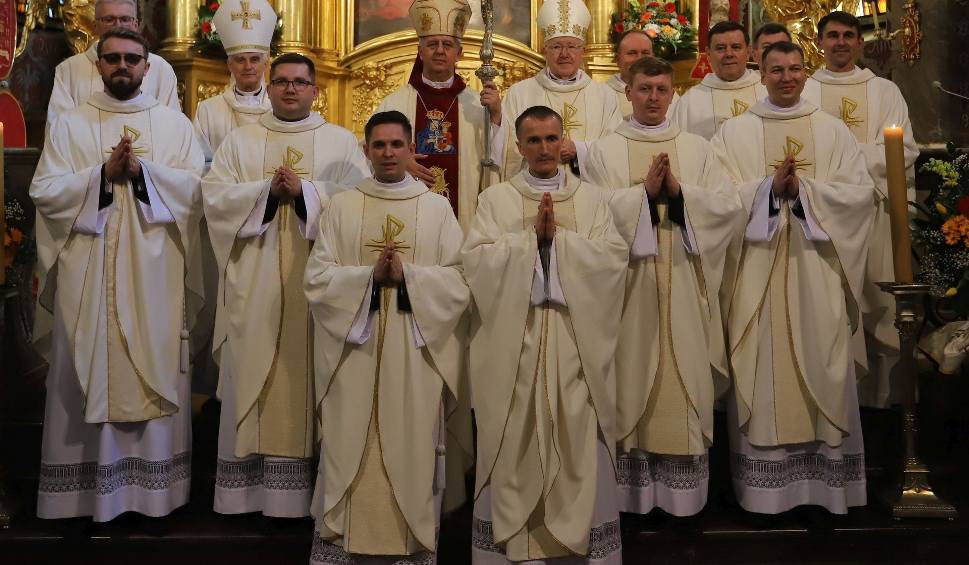 Film do artykułu: Diecezja Kielecka ma sześciu nowych kapłanów! Na uroczystej mszy w katedrze byli biskupi, księża, rodziny i przyjaciele. Zobacz zdjęcia