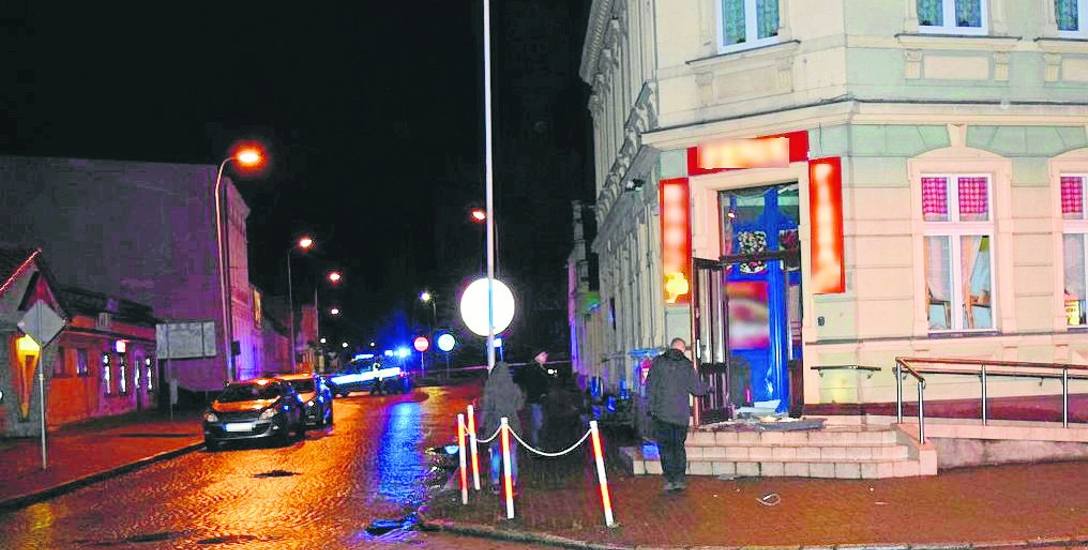 Do wysadzenia bankomatu przy rynku w Czerwieńsku (we wnęce budynku koło wejścia do pizzerii) doszło ok. godz. 2.30 w nocy z poniedziałku na wtorek. Złodzieje