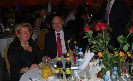 W konkursie nagrodzono Krzysztofa Sadurskiego, prezesa Południowo – Mazowieckiego Banku Spółdzielczego w Jedlińsku, na zdjęciu z żoną Małgorzatą.