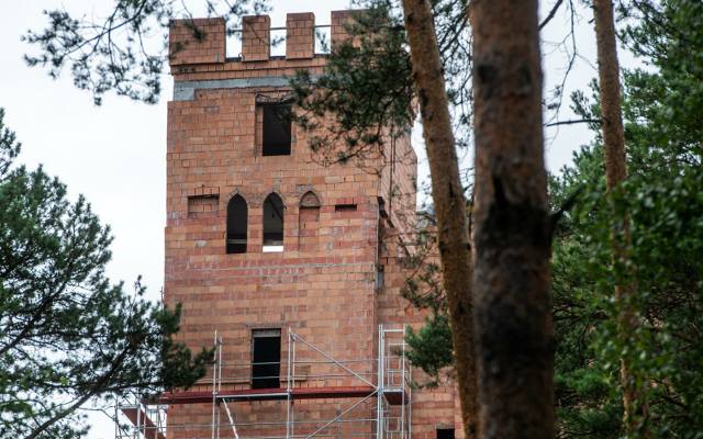 Naczelny Sąd Administracyjny odrzucił skargę kasacyjną ws. budowy zamku w Stobnicy