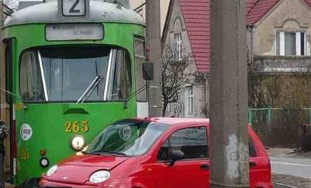 Zderzenie tramwaju z samochodem osobowym w Gorzowie Wlkp.