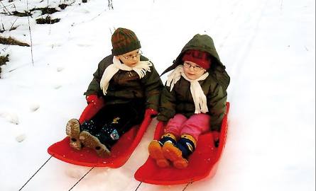 Z nadejścia zimy najbardziej cieszyły się dzieci.