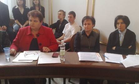 Poseł Marzena Wróbel (z lewej) po wyjściu z PiS krytykuje władze miasta.