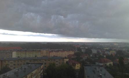 Pogoda nad morzem - Koszalin. Od strony Mielna nadciągnęła burza (zobacz zdjęcia internautów)