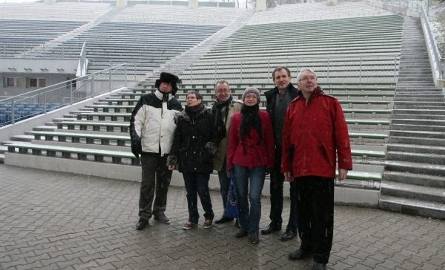 Delegacja z Belgii w towarzystwie gospodarzy – Marty Szczecińskiej i Mieczysława Tomali – odwiedzili między innymi Amfiteatr Kadzielnia.