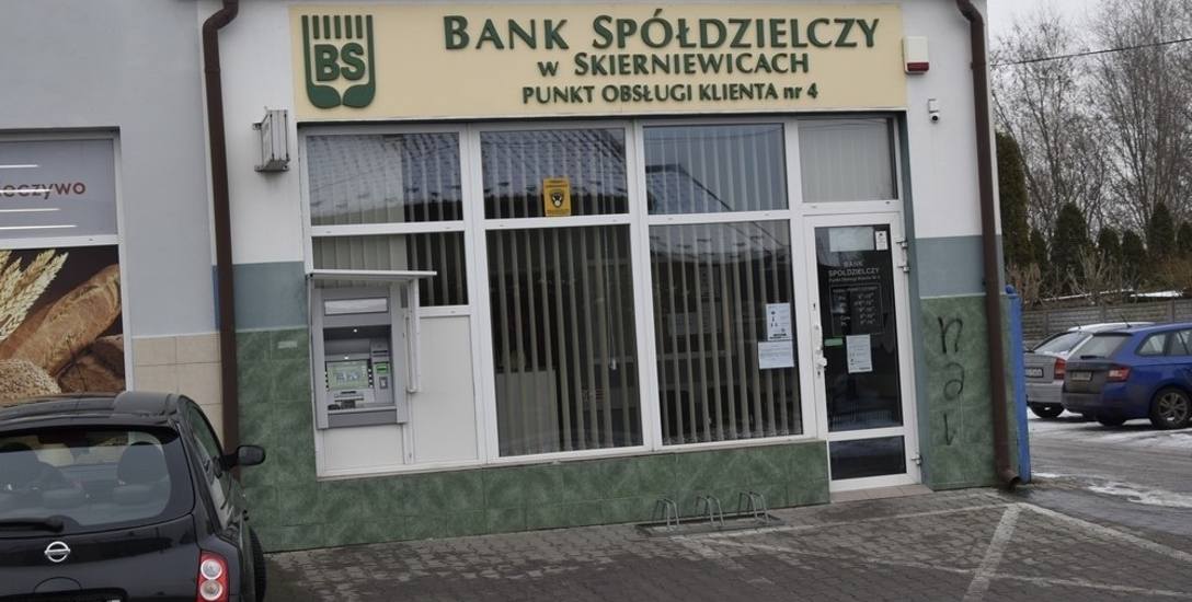 Punkt Obsługi Klienta Banku Spółdzielczego na ul. 500-Lecia ma nowy bankomat, więc przyjmuje płatności tylko gotówką