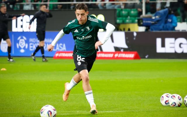 Legia Warszawa wyceniła Kacpra Urbańskiego. Tyle trzeba zapł