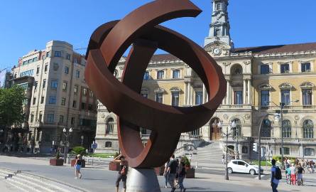 Rzeźba Eduardo Chillidy. Jego prace zostaną za prezentowane w 2016 r. we Wrocławiu, który będzie wtedy Europejską Stolicą Kultury.
