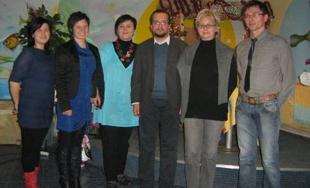 Organizatorzy wieczoru i jurorzy :od lewej Małgorzata Budzyńska, Kamila Kapciak, Ewa Wziątek, Adrian Szary, Małgorzata Terc i Robert Utkowski