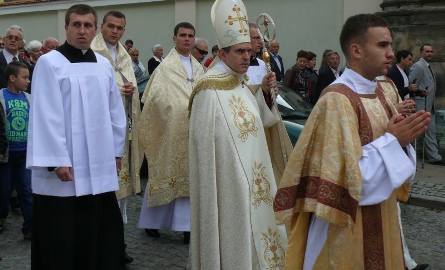 W procesji szedł biskup sandomierski Krzysztof Nitkiewicz.