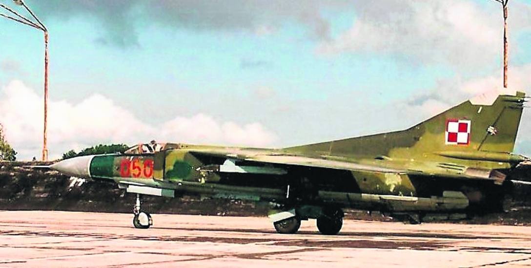Dwumiejscowy MiG-23 UB odleciał z Redzikowa na zawsze w 1996 roku do Dęblina