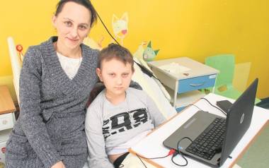 Iwona Serek, mama 13-letniego Adriana wie, jak ważna jest nowoczesny sprzęt, z którego podczas leczenia korzystają mali pacjenci Oddział Onkologii i