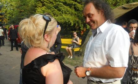 Festiwal ma wielu przyjaciół. Należy do nich Piotr Salaber, muzyk, aranżer i kompozytor. W tym roku obowiązki nie pozwoliły mu towarzyszyć wykonawcom,