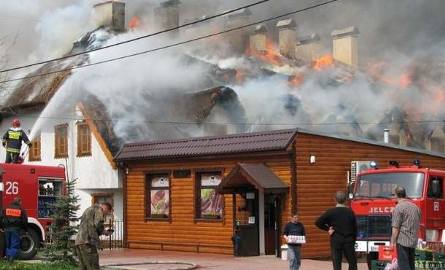 Białowieża. Ogromny pożar strawił Dwór Soplicowo (wideo, zdjęcia) 