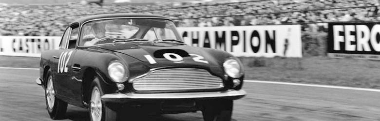 Sportowy debiut Astona Martina DB4 GT: 18 kwietnia 1960 r., tor Silverstone. Za kierownicą Stirling Moss