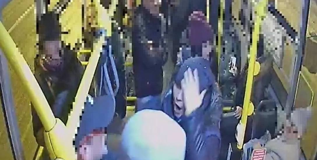 Na początku grudnia w jednym z miejskich autobusów doszło do bójki między pasażerem jadący na gapę, a na kontrolerem.