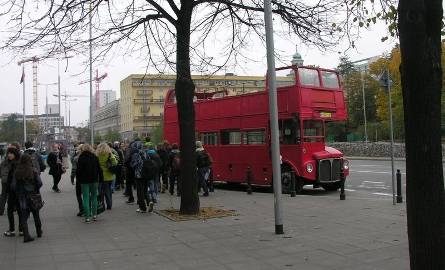 Londyńskim autobusem przez Warszawę