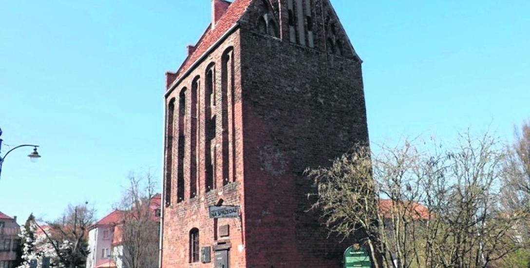 Baszta lontowa to jeden z najstarszych, ocalałych, kołobrzeskich zabytków, do 2012 r. siedziba PTTK. Do dziś nie brakuje głosów, że to miasto powinno