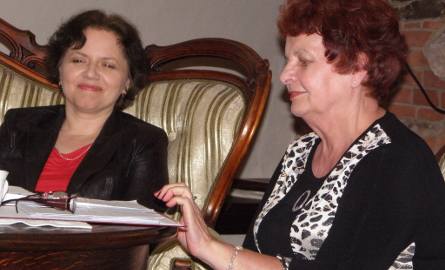 Bernadeta Korzeniewska i Beata Królicka na wieczorze promującym tomiki