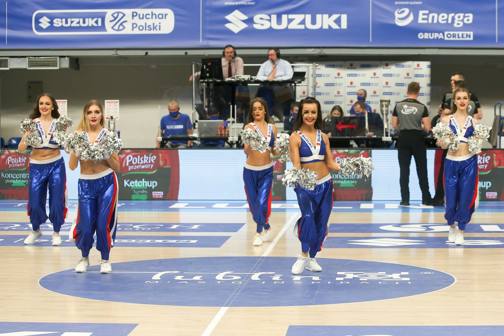 Cheerleaderki w trakcie turnieju Suzuki Pucharu Polski w
