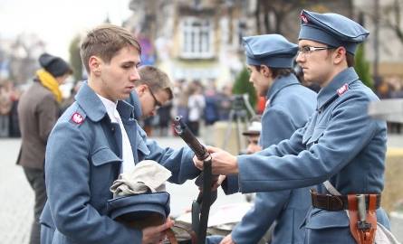 Do armii błękitnego generała zgłaszali się młodzi chłopcy, uczniowie radomskich szkół.