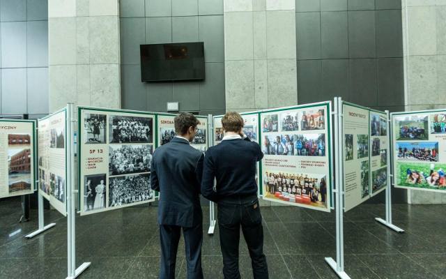 Szkoła ze Studenckiej: 130-latka na archiwalnych zdjęciach i we wspomnieniach