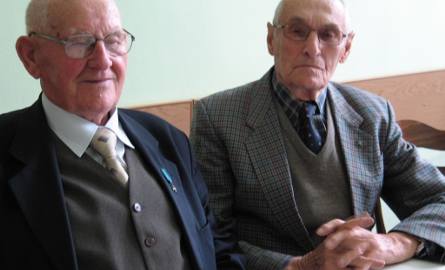 Edward Kowalski (po prawej), płk dypl w stanie spoczynku, prezes okręgu bydgoskiego ZIW i Jan Mocarski, szef koła miejskiego związku w Bydgoszczy