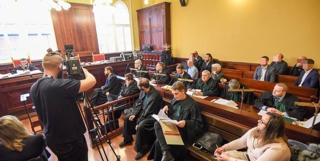 Proces Henryka L. &quot;Lewatywy&quot; i 23 współoskarżonych ruszył przed Sądem Okręgowym w Toruniu w styczniu br.