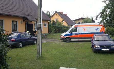 Ciała trzech osób znalezione zostały w sobotę przed godziną 10 na ulicy Garszwo w Pionkach.