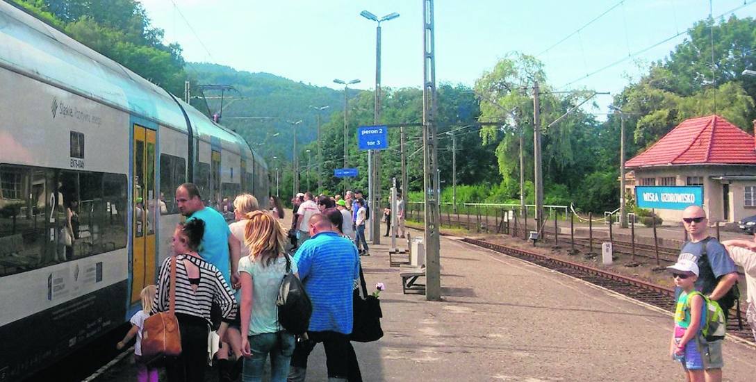 Mimo niskich prędkości, w weekendy i wakacje pociągi z Katowic do Wisły pękają w szwach