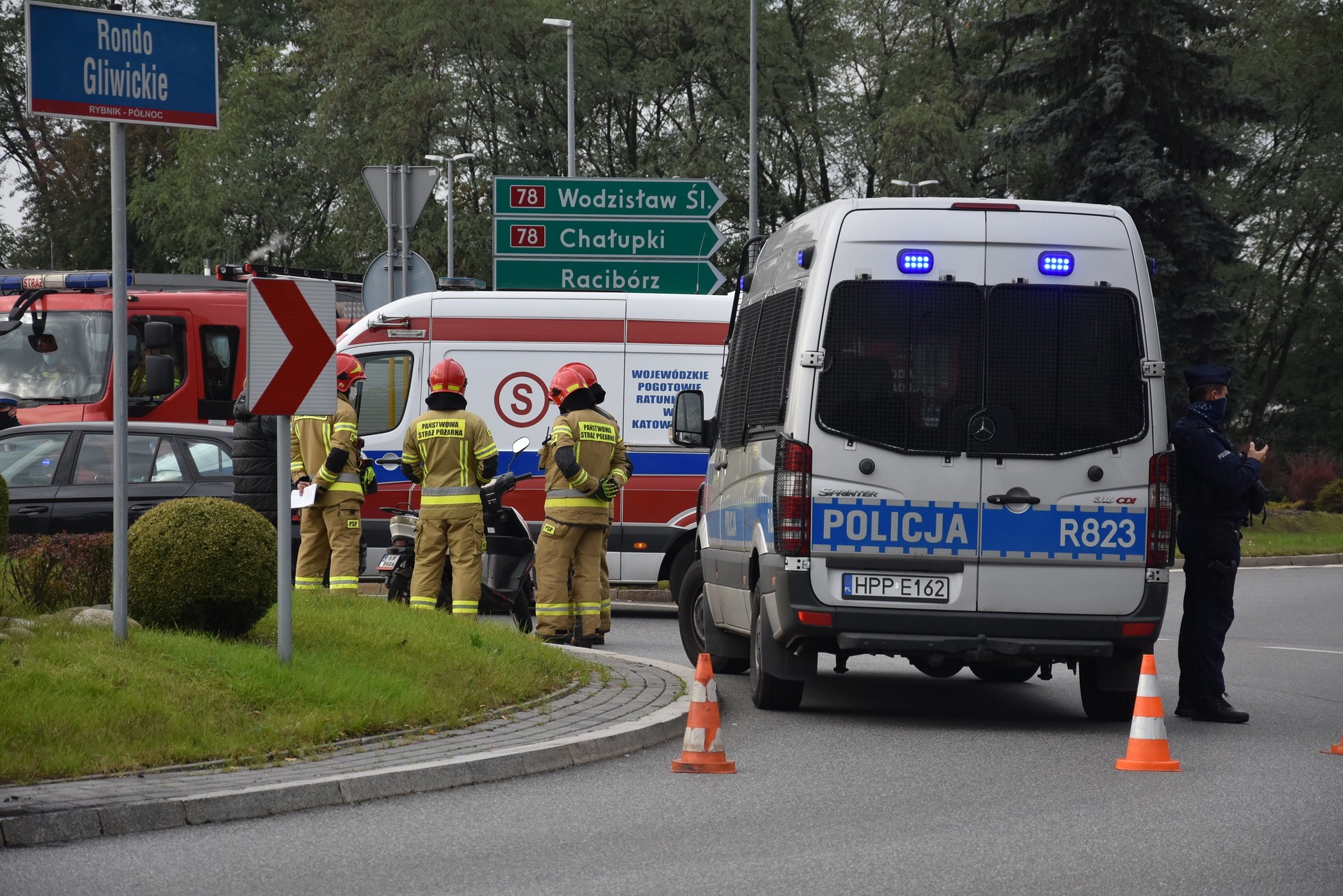 Wypadek w Rybniku na ulicy Gliwickiej. Samochód zderzył