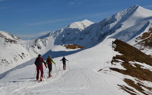 Skitoury w Tatrach tylko do 22 kwietnia? TPN podał datę zamknięcia większości tras dla wędrówek narciarskich 