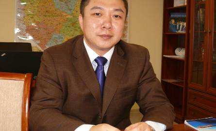 Wiceprezes LiuGong Yubo Hou zapewnia, że dla koncernu człowiek jest istota najwyższą.