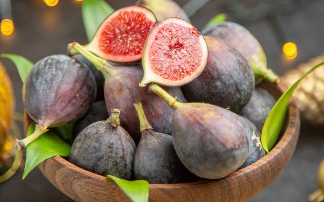 Smaczne, egzotyczne owoce na wzmocnienie kości, serca i niestrawność. Czy figi są zdrowe? Sprawdź, dlaczego warto je jeść