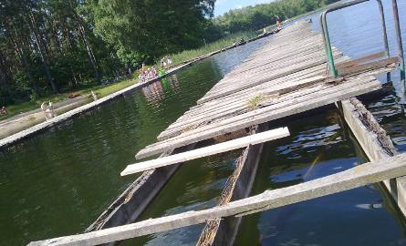 Jezioro Wełtyńskie. Niebezpieczny pomost odstrasza urlopowiczów 