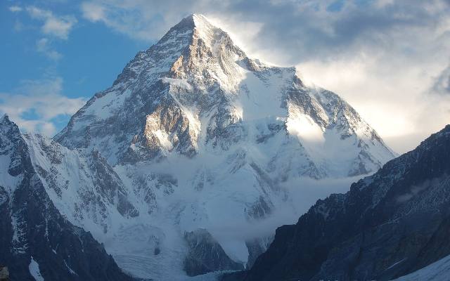 [WYPRAWA NA K2] Polacy ruszyli w górę na szczyt K2, ale muszą się śpieszyć, zegar bije