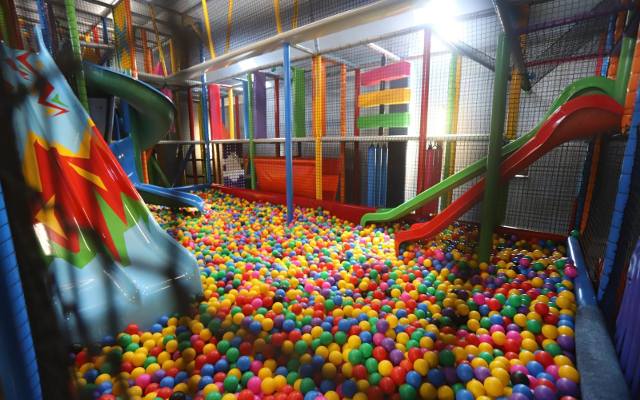 Najlepsze sale zabaw według Google. Miejsca, w których dzieci wyszaleją się w deszczową pogodę