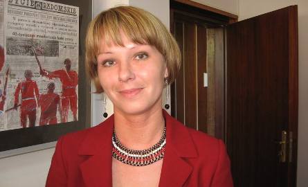 Magdalena Grzyb jest radomianką, absolwentką VI LO im. Jana Kochanowskiego. W 2001 roku otrzymała tytuł magistra filozofii na Katolickim Uniwersytecie