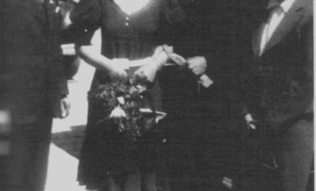 Ślub cywilny Janiny Dowbor-Muśnickiej z Mieczysławem Lewandowskim. Pobrali się w lipcu 1939 r. Razem byli przez 50 dni.