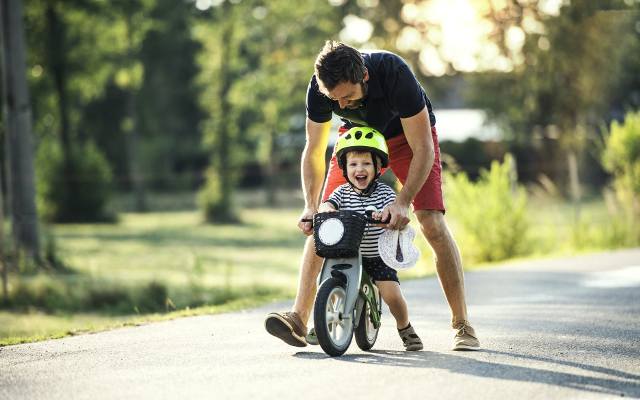 Najlepszy rowerek biegowy dla dzieci. W jaki sposób go wybrać?
