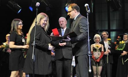 Nagrodę Prezydenta i medal Bene Merenti Civitas Radomiensis otrzymała od prezydenta Witkowskiego Danuta Dolecka.