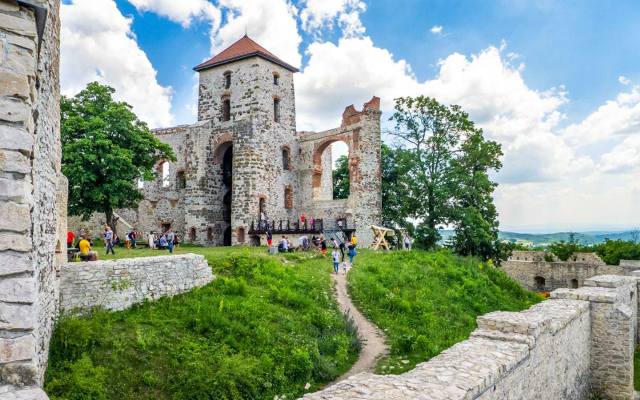 Najciekawsze miejsca, które warto zobaczyć w Polsce w 2024 roku. Koniecznie odwiedź je podczas weekendowej lub wakacyjnej wycieczki!