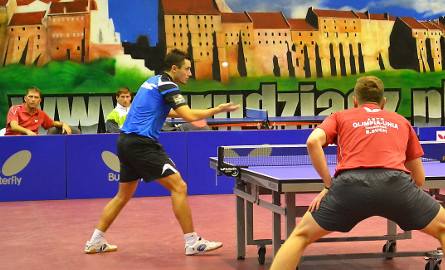 Bartosz Such (Olimpia/Unia) pokonał Martina Pavlicę (niebieska koszulka)