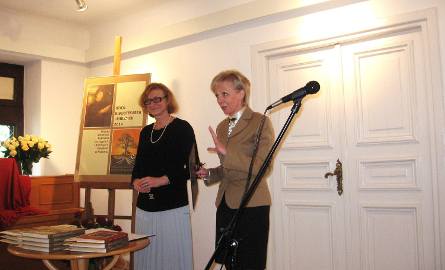 Wiceprezydent Anna Kwiecień mowiła o pasji bibliotekarzy.
