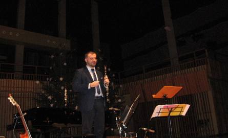 Jan Jakub Bokun zagrał solo na klarnecie etiudę Astora Piazolli