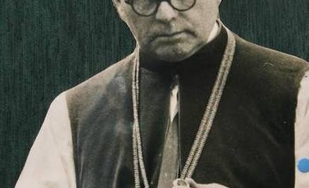 Ksiądz Wojciech Piwowarczyk - urodził się w 1902 roku w Kamienicy, wsi pod Miechowem, w rodzinie chłopskiej. Po ukończeniu Seminarium Duchownego w Kielcach