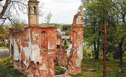 Ruiny kościoła zamkowego w Mielniku – pochodzi on z XV wieku.